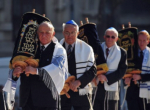 Romanian Jewish leaders at Holocaust Memorial