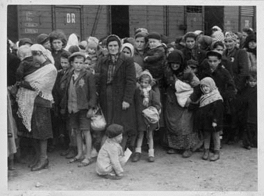 Hungarian Jews selected for gas chamber