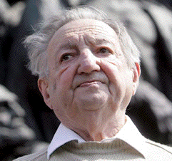 Marek Edelman,
                                                        Commander in
                                                        Warsaw Ghetto
                                                        Uprising